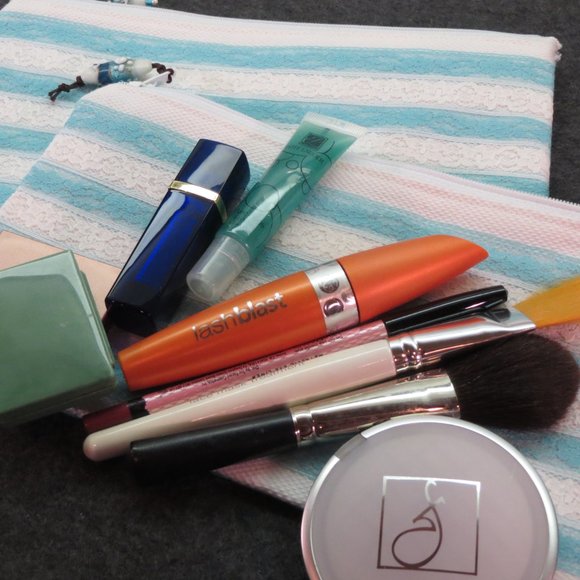 Set of 2 Blue Lace Stripe Zippered Clutch Makeup Bag Travel Kit NEW with tags - Picture 5 of 7